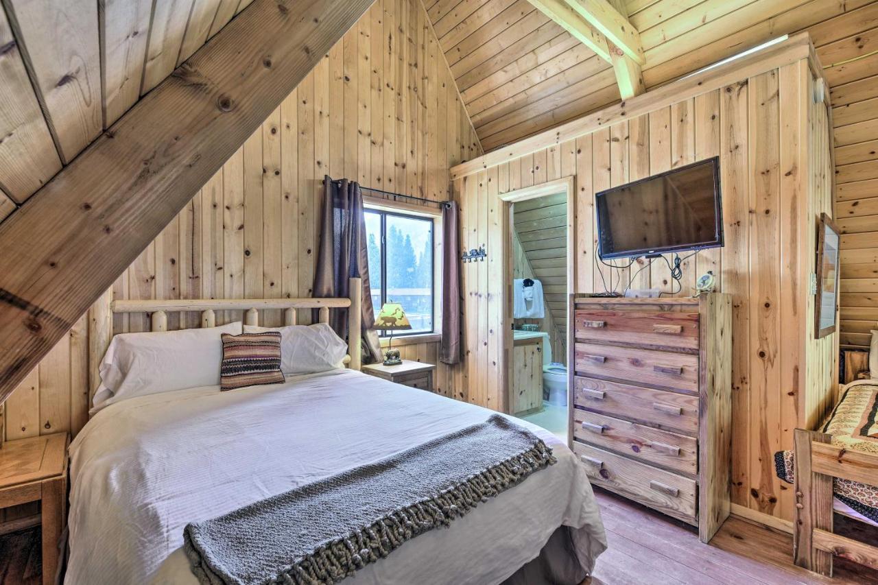 Ski-Inandski-Out Red River Cabin With Mtn Views! Экстерьер фото